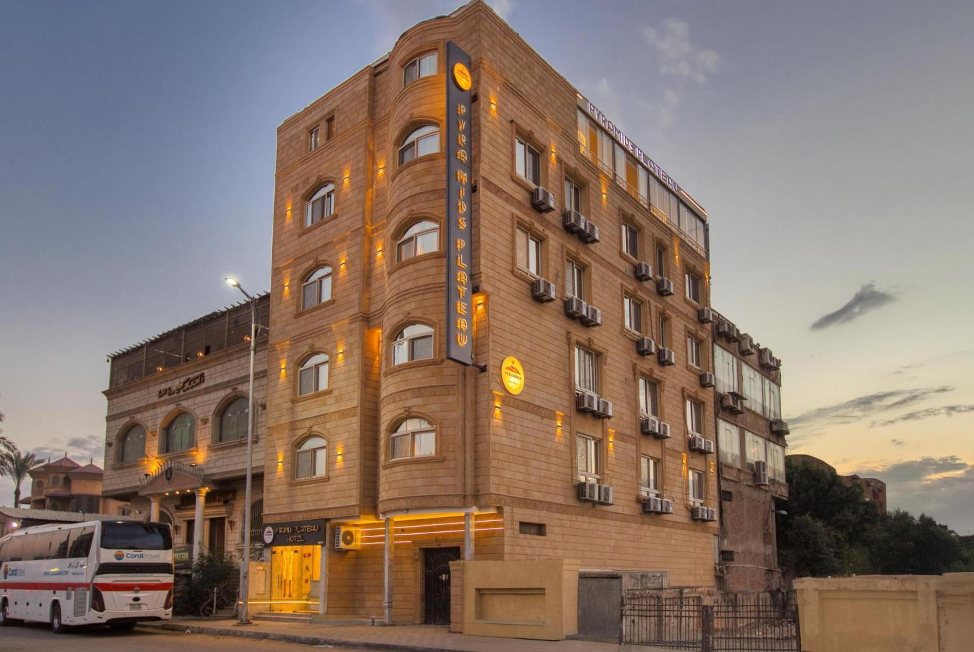 Pyramids Plateau Hotel Kafret el-Gabal Kültér fotó
